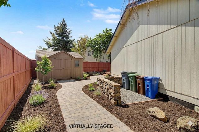 62803 Snowcap Court, Bend, OR 97701
