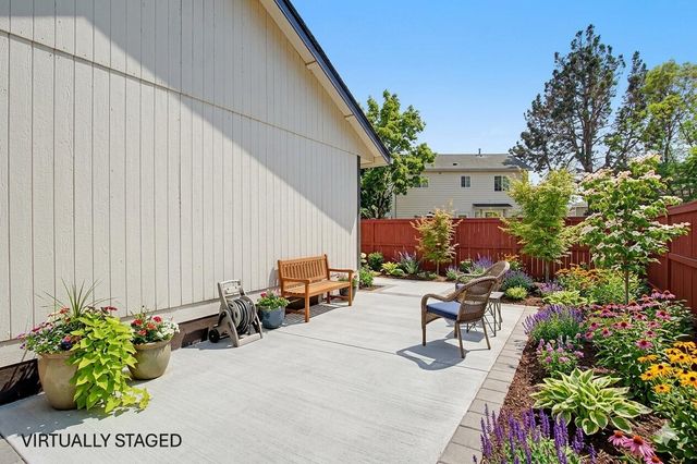 62803 Snowcap Court, Bend, OR 97701