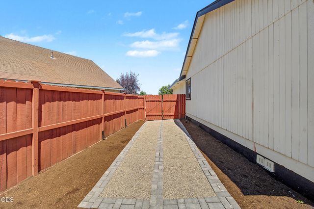 62803 Snowcap Court, Bend, OR 97701