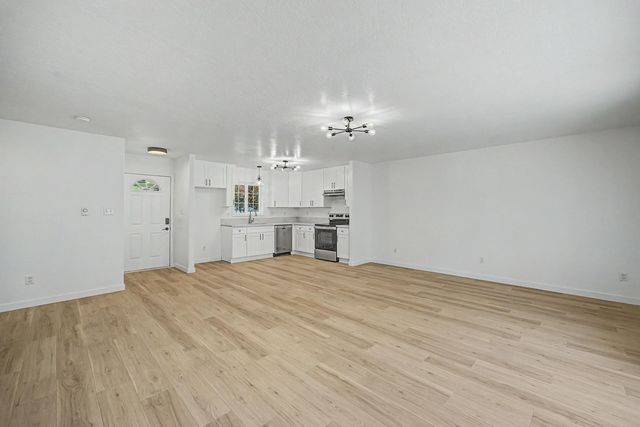 62803 Snowcap Court, Bend, OR 97701