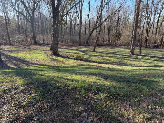 948 James Boulevard, Signal Mountain, TN 37377