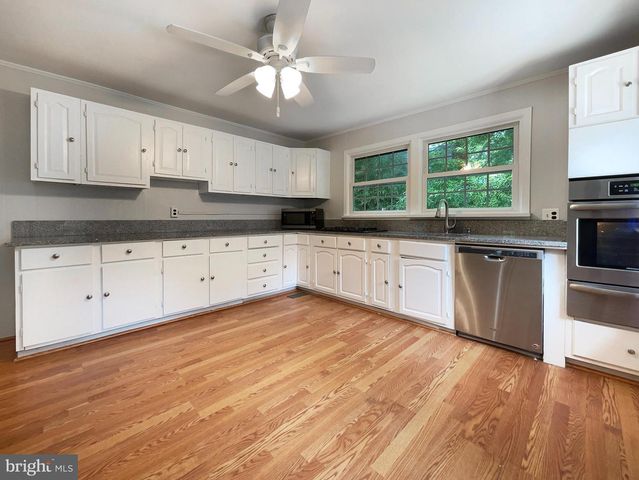 3118 BURGUNDY RD, Alexandria, VA 22303