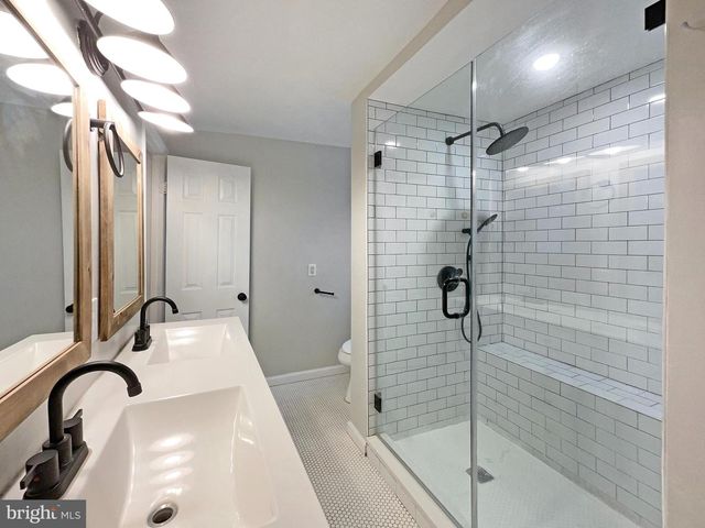 3118 BURGUNDY RD, Alexandria, VA 22303