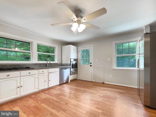3118 BURGUNDY RD, Alexandria, VA 22303