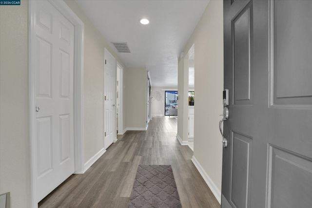 1605 Riverlake Rd, Discovery Bay, CA 94505
