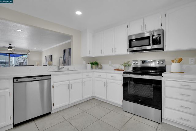 1605 Riverlake Rd, Discovery Bay, CA 94505