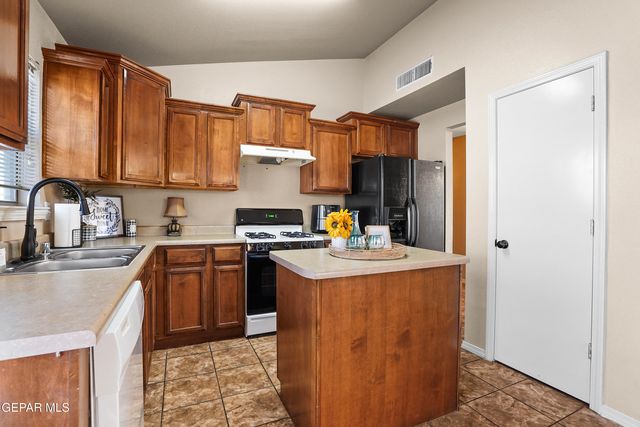 6237 LOVEBIRD Lane, El Paso, TX 79924