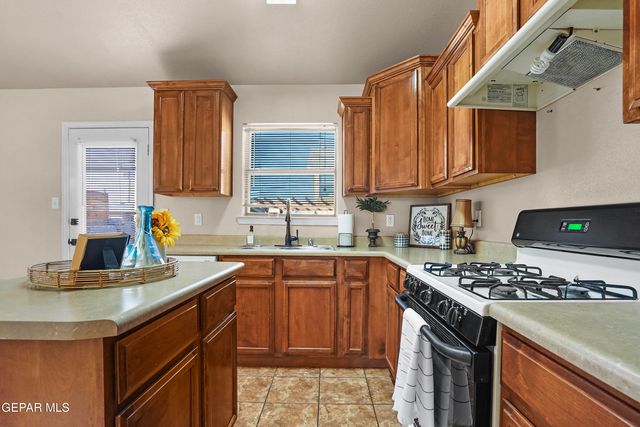 6237 LOVEBIRD Lane, El Paso, TX 79924