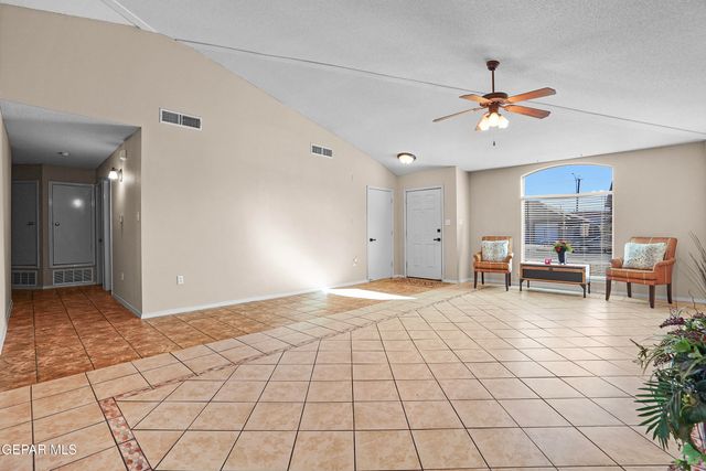 6237 LOVEBIRD Lane, El Paso, TX 79924