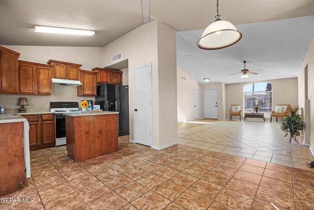 6237 LOVEBIRD Lane, El Paso, TX 79924