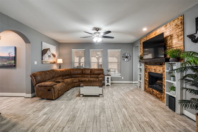 4541 Ridgepointe Drive, The Colony, TX 75056