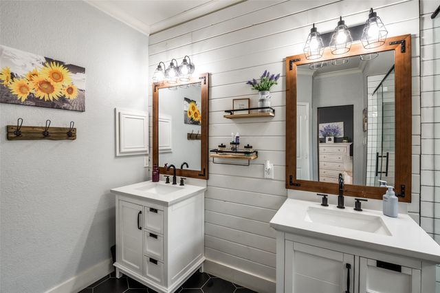 4541 Ridgepointe Drive, The Colony, TX 75056