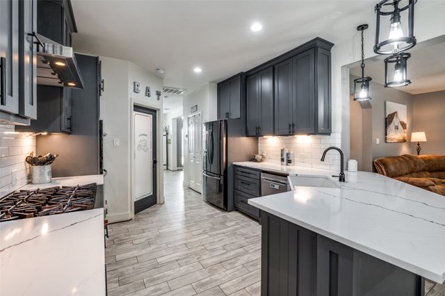 4541 Ridgepointe Drive, The Colony, TX 75056