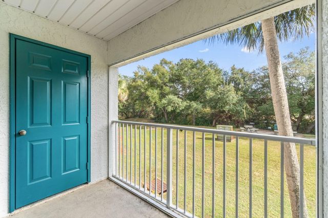 4274 Calinda Lane UNIT 221, Niceville, FL 32578