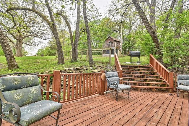 13341 Metropolitan Avenue, Bonner Springs, KS 66012