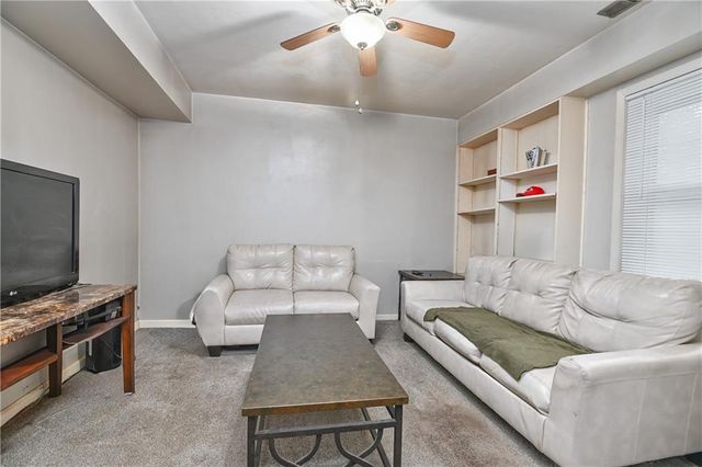 13341 Metropolitan Avenue, Bonner Springs, KS 66012