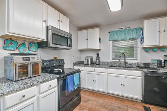 13341 Metropolitan Avenue, Bonner Springs, KS 66012