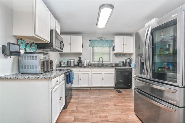 13341 Metropolitan Avenue, Bonner Springs, KS 66012
