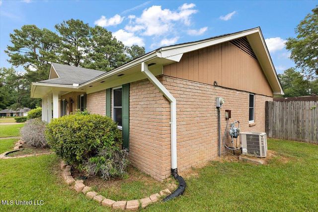 605 Upper Darby Road, Jackson, MS 39212