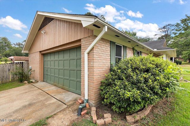 605 Upper Darby Road, Jackson, MS 39212