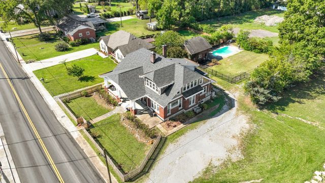 527 Deery St, Shelbyville, TN 37160