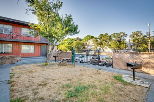 307 E 31 ST 106, Austin, TX 78705