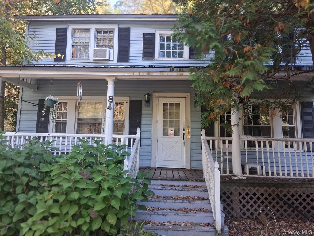 84 North Road, Red Hook, NY 12571