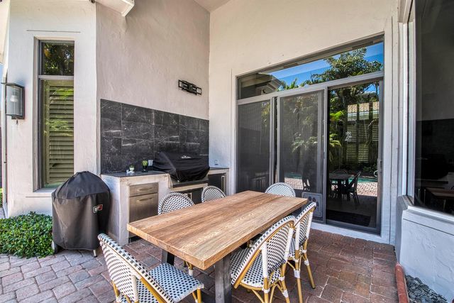 16340 Via Venetia E, Delray Beach, FL 33484