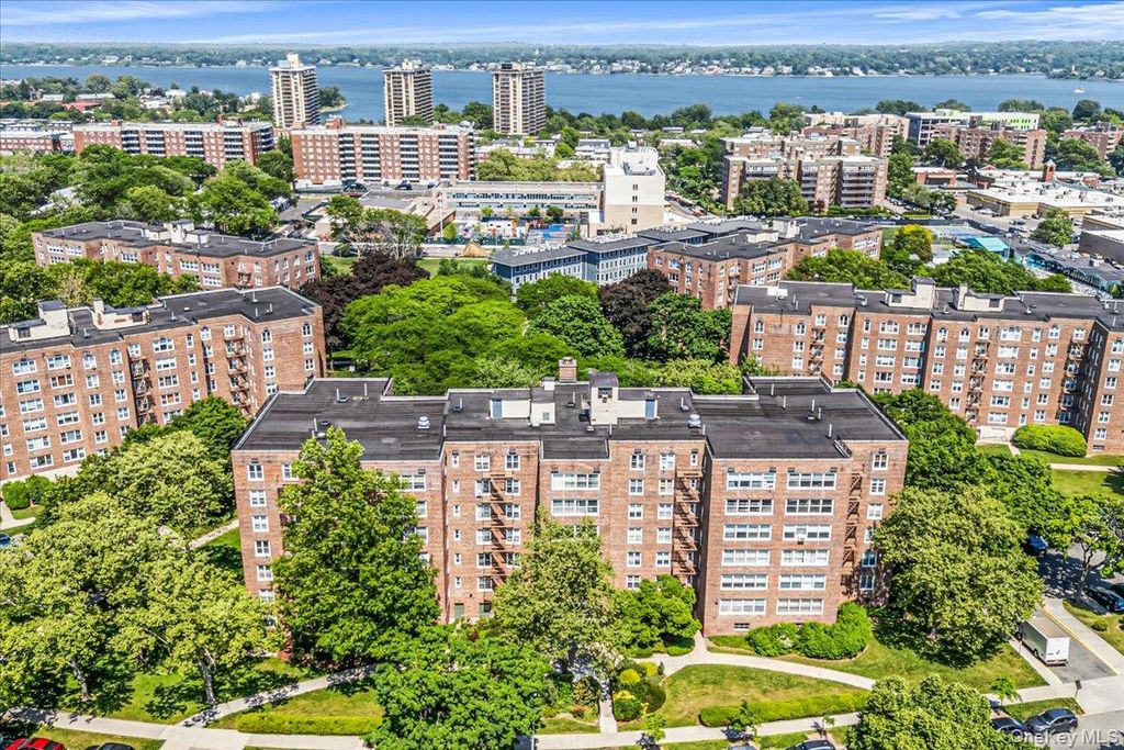 18-65 211th Street 3K, Bayside, NY 11360