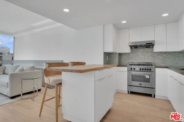 17350 W Sunset Boulevard 303, Pacific Palisades (los Angeles), CA 90272