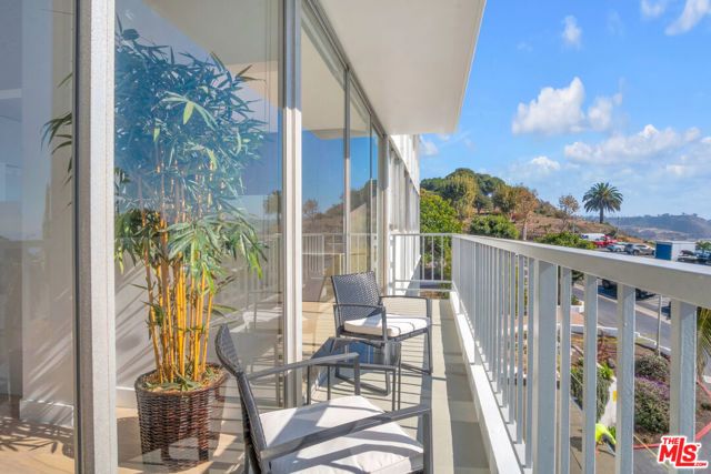 17350 W Sunset Boulevard 303, Pacific Palisades (los Angeles), CA 90272