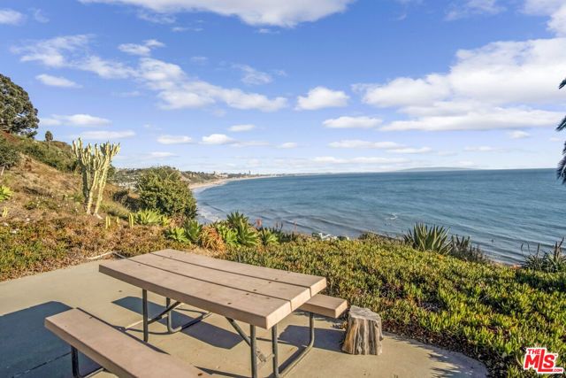 17350 W Sunset Boulevard 303, Pacific Palisades (los Angeles), CA 90272