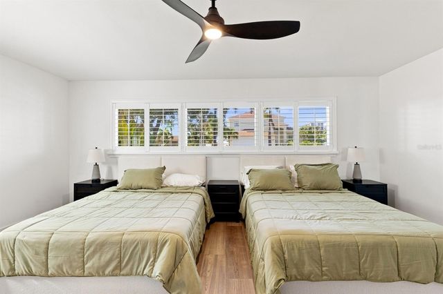320 PALM ISLAND NE, Clearwater Beach, FL 33767