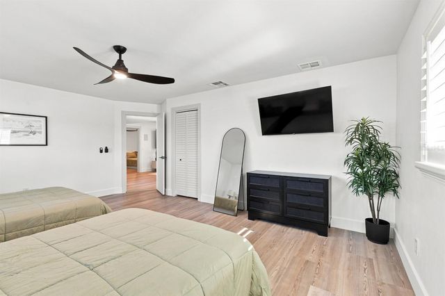 320 PALM ISLAND NE, Clearwater Beach, FL 33767