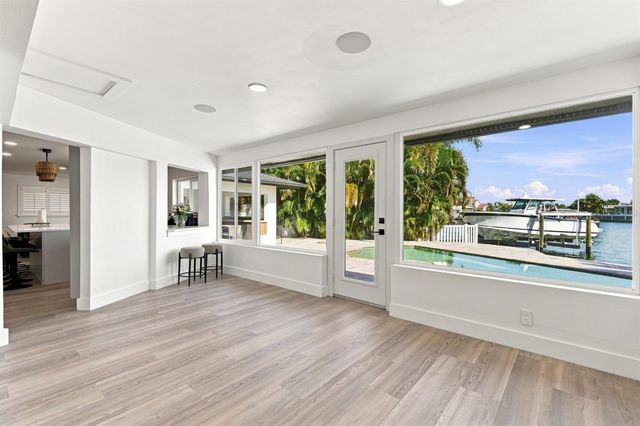 320 PALM ISLAND NE, Clearwater Beach, FL 33767