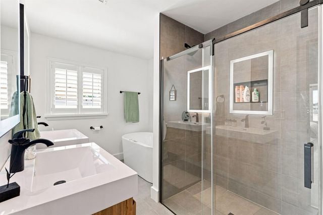 320 PALM ISLAND NE, Clearwater Beach, FL 33767