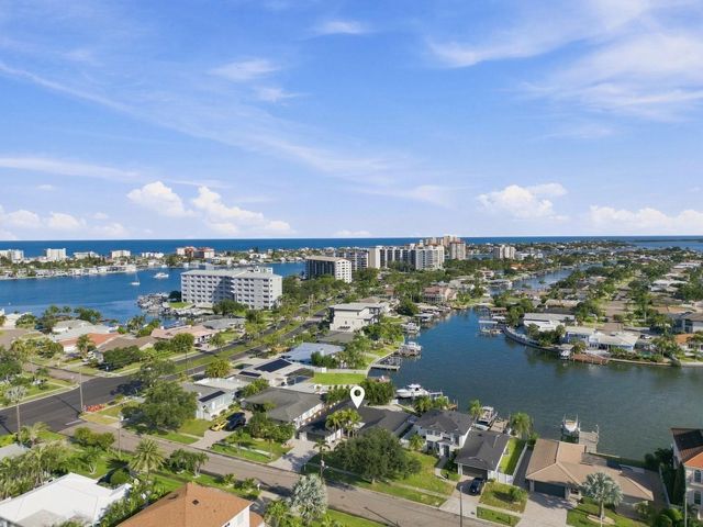320 PALM ISLAND NE, Clearwater Beach, FL 33767