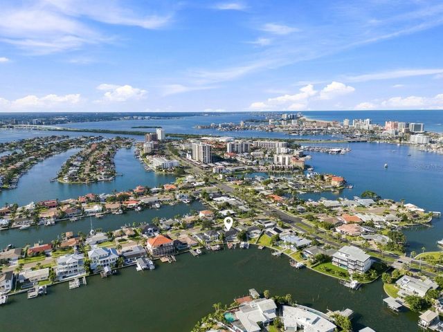 320 PALM ISLAND NE, Clearwater Beach, FL 33767