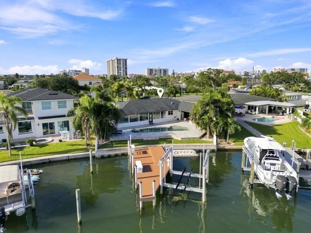 320 PALM ISLAND NE, Clearwater Beach, FL 33767