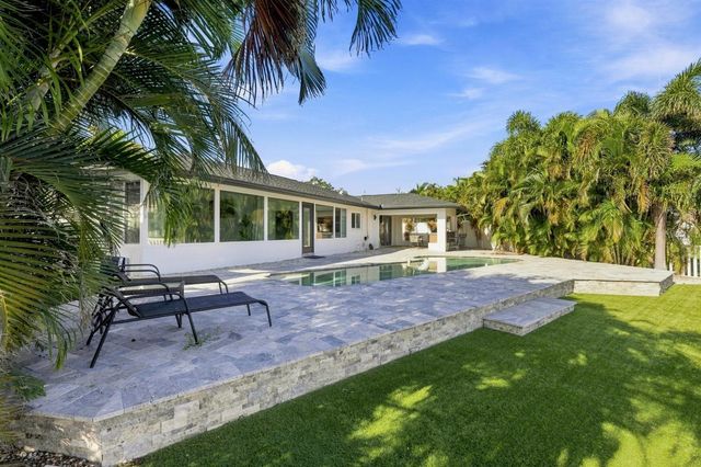 320 PALM ISLAND NE, Clearwater Beach, FL 33767