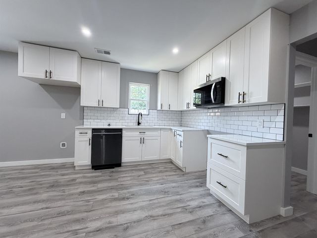 1613 LOCUST ST, Memphis, TN 38108