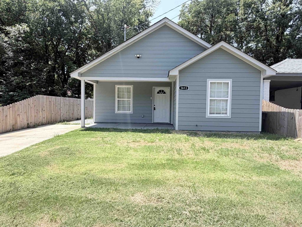 1613 LOCUST ST, Memphis, TN 38108