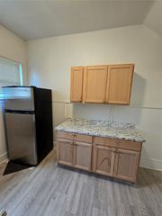1615 Alston Avenue D, Fort Worth, TX 76104