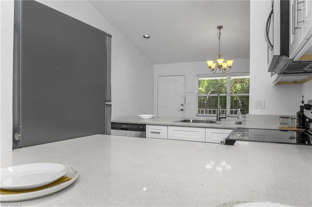 133 Wading Bird CIR 202, Naples, FL 34110