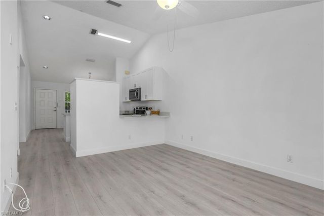 133 Wading Bird CIR 202, Naples, FL 34110