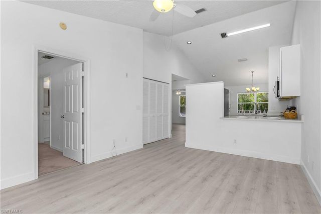133 Wading Bird CIR 202, Naples, FL 34110