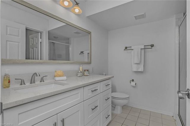 133 Wading Bird CIR 202, Naples, FL 34110