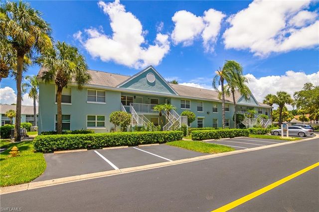 133 Wading Bird CIR 202, Naples, FL 34110