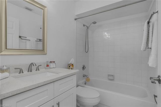 133 Wading Bird CIR 202, Naples, FL 34110
