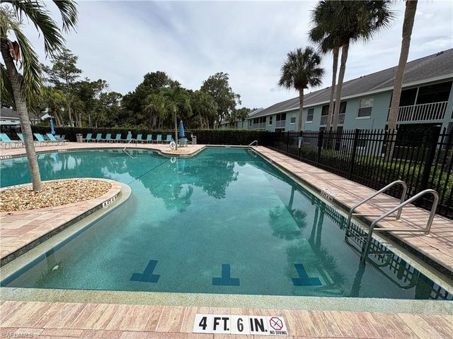 133 Wading Bird CIR 202, Naples, FL 34110